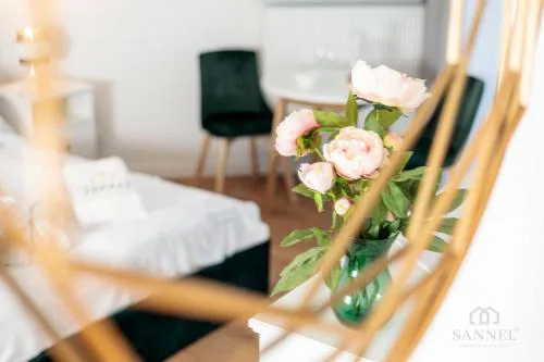Apartament Golden Mirror-W CENIE dostęp do basenów, strefy saun,jacuzzi - Pinea Apartments Pobierowo-SANNEL Apartments for rent