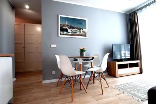 Apartament IKAR - 2 pokojowy przy morzu z balkonem