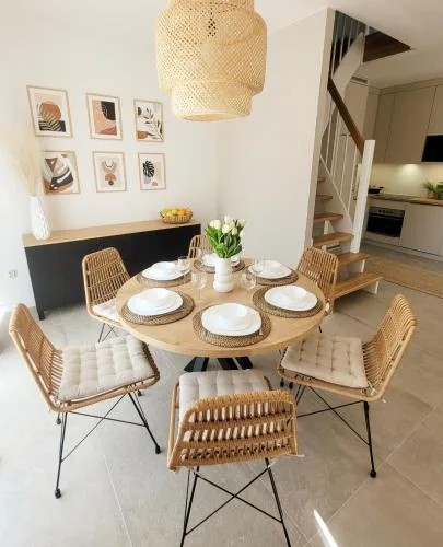 Pine Point Apartament with terrace, shared pool, tennis court