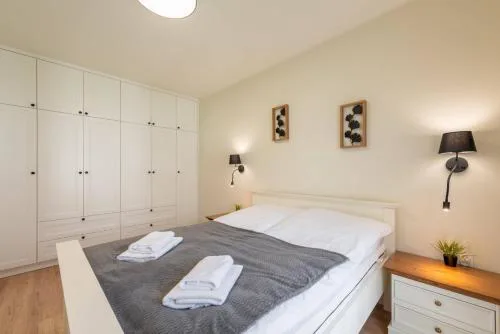 Seaside Sun Seasons 24 Apartments in Pogorzelica with Parking by Noclegi Renters