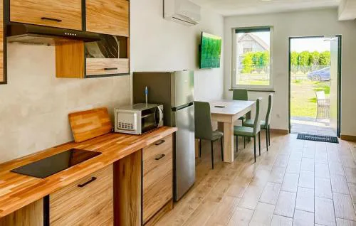 2 Bedroom Stunning Home In Pustkowo