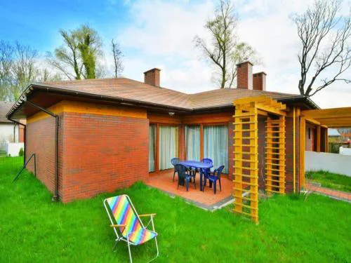 Holiday home with garden, close to the beach