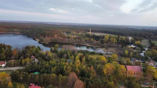 Domek Jelonek nad jeziorem i rzeką