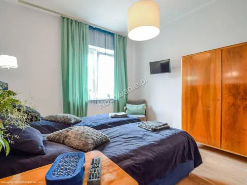 2 Bed Flat - Sleeps 8 - Parking - Wifi