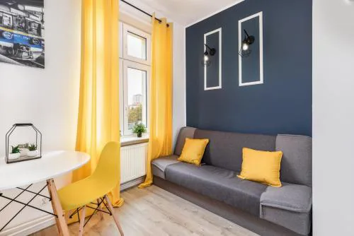 Apartly - Cichy apartament przy Dworcu, WiFi, Self check-in