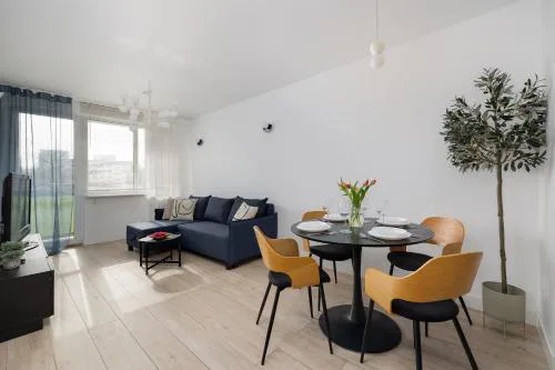 Downtown Chic Apartment by BookingHost