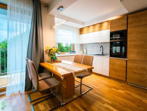 FAMILY NEST Premium 2 bedroom 2 Bathrooms & Parking by stayly
