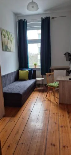 Hostel Tulip - Pokój 4 ze wspólną łazienką i kuchnią