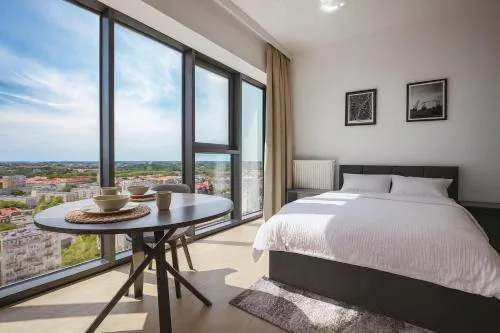 Luksusowy apartament z widokiem, basenem i sauną Hanza Tower 19th floor