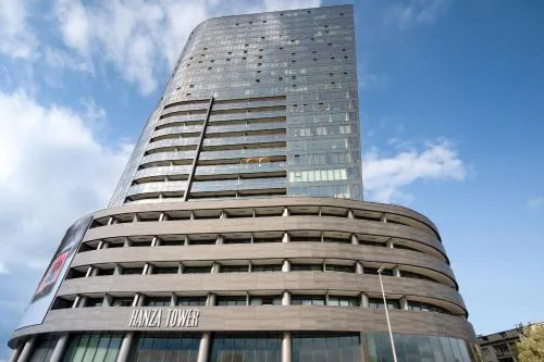 Modern Apartments with Swimming Pool in Hanza Tower by Noclegi Renters