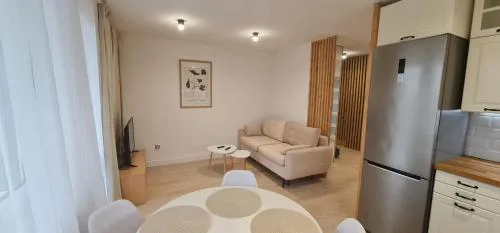 Nowoczesny jasny apartament nad Jeziorem