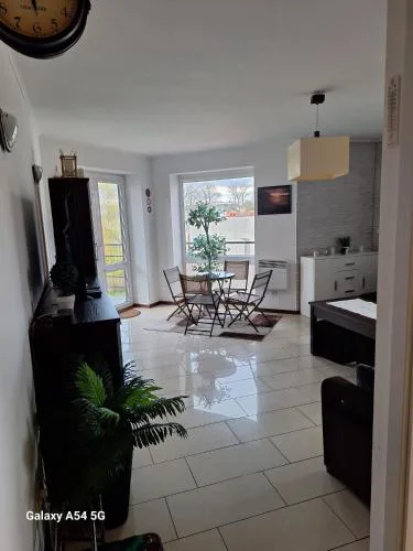 Apartament przy morzu z basenem do 8 miejsc noclegowych