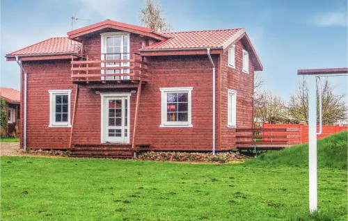 Beautiful Home In Ustronie Morskie