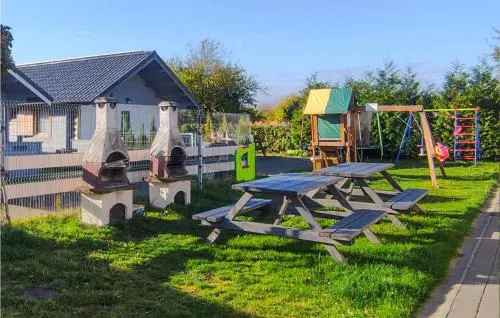 Nice Home In Ustronie Morskie With Wifi