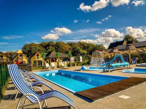 Single-story holiday home, pool, sauna, whirlpool