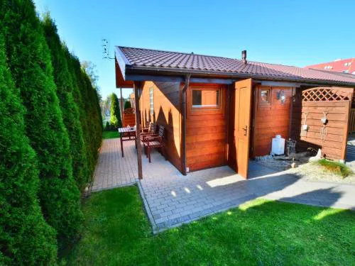 Single-story, year-round holiday home