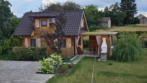 Domki nad Nieliszem- dom kwiatowy