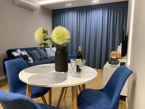 Family & Business Elegant Apartments Wspólna Centrum Downtown - 1 Bedroom, Terrace, Air Conditioning, Garage, NEW!