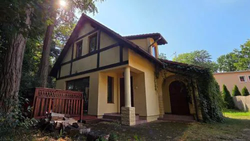 Żółty Domek nad Jeziorem Lubniewice