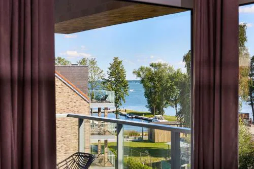 Apartament E18 w Nautica Resort nad jeziorem w Giżycku