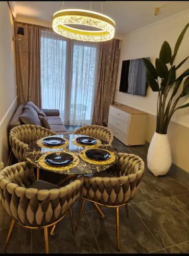 VIDOK Golden Lake Apartments