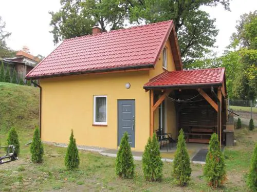Holiday home with a terrace, right on the lake
