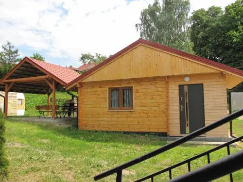 Wooden holiday home near the lake