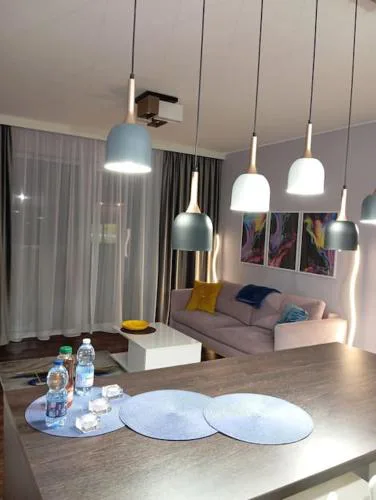 Apartament Rainbow z kominkiem