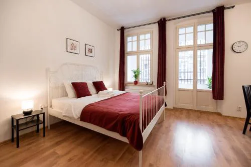 Cozy studio near Old Town