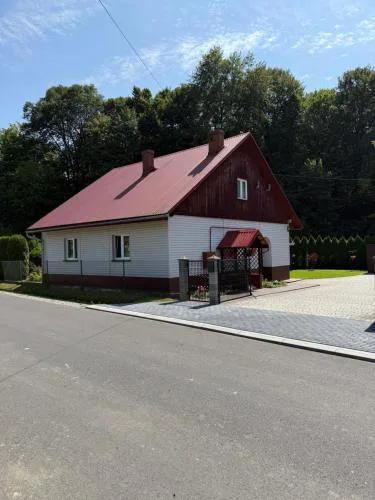 Domek pod lasem