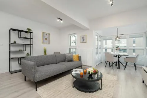Funkcjonalny Apartament Smart TV & WiFi by Noclegi Renters