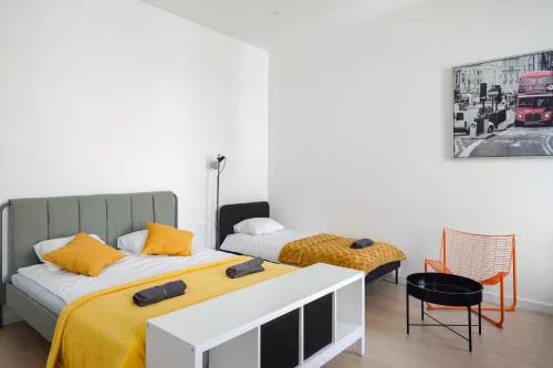 Central Apartments Lodz - 13 People - 3 Bedroom Apartment - City Center -GN56