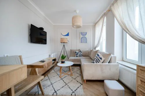 City Centre Boho Studio by BookingHost