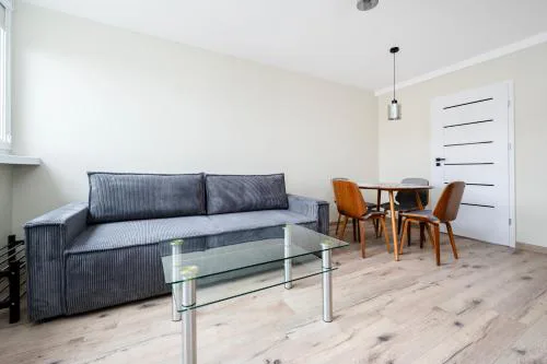 Dąbrowskiego Comfort Apartment by BookingHost