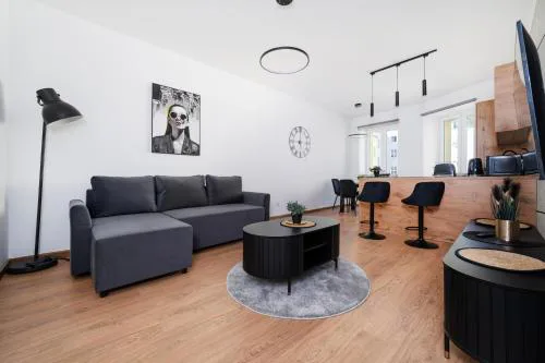 Drewnowska Modern Space Apartment by BookingHost
