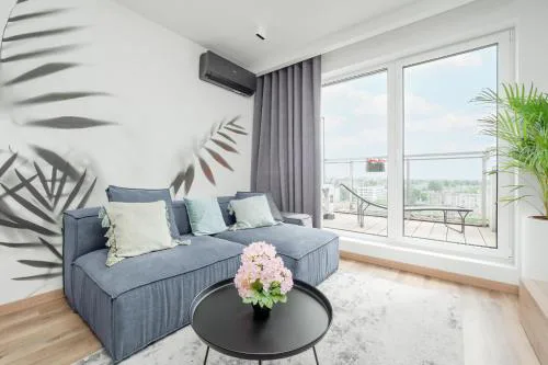 Elegant Apartment with Air-Conditioning near Łódź Fabryczna by Renters Prestige