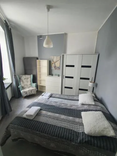 Faktura VAT Apartament przy Szkole Filmowej, darmowy parking