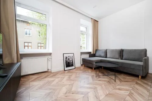 Jaracza City Centre Comfort Apartment by BookingHost