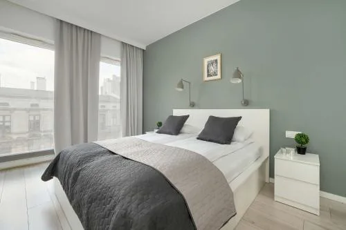 Kilińskiego Bright Apartment in the Center of Łódź with Parking by Noclegi Renters