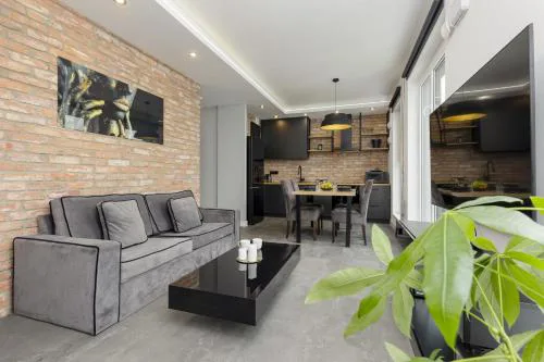 Milionowa Loft Apartment with Parking in Łódź by Noclegi Renters