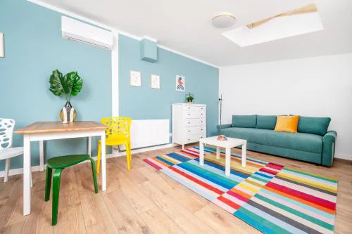 Polesie Colourful Studio by BookingHost