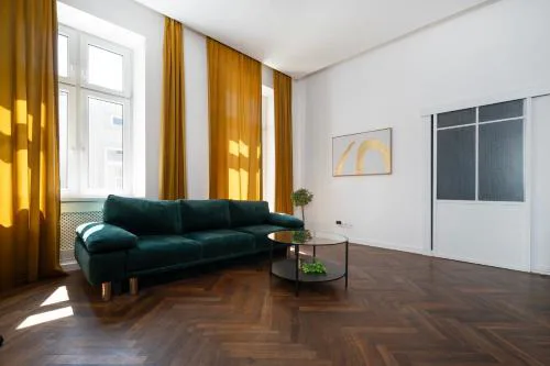 Prestige Suite Apartment Piotrkowska with Parking, AirCon