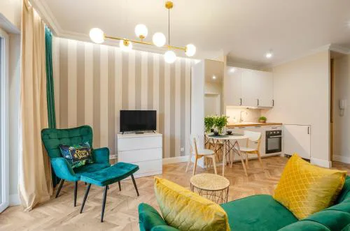 SKY Home- Green Apartament -Manufaktura, Bezpłatny Parking, Klimatyzacja, Dostęp na KOD