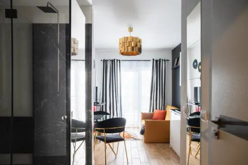 Wyjątkowy apartament z prysznicem pośrodku na wyjątkowe wieczory