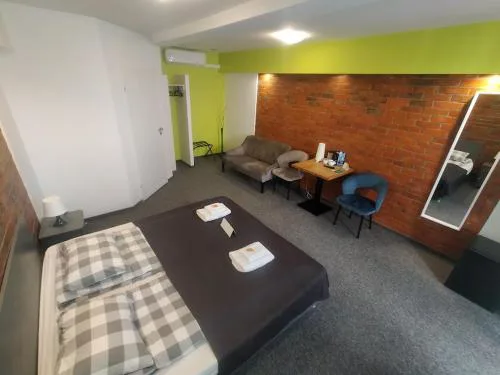 RJ Hotel