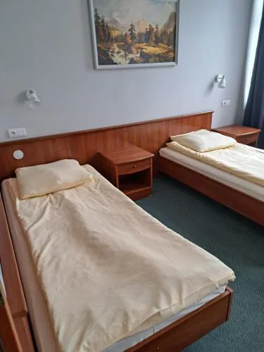 Pokoj dwuosobowy z łazienka osobne łózka