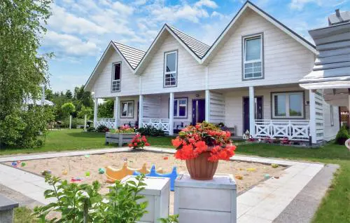 2 Bedroom Cozy Home In Kolczewo