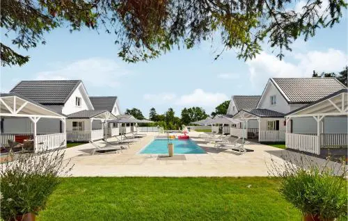 Pet Friendly Home In Kolczewo With Swimming Pool