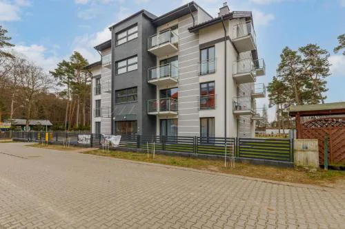 Apartment with Parking 500 m from The Sea by Noclegi Renters