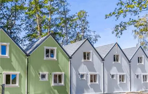 Gorgeous Home In Miedzywodzie With Wifi